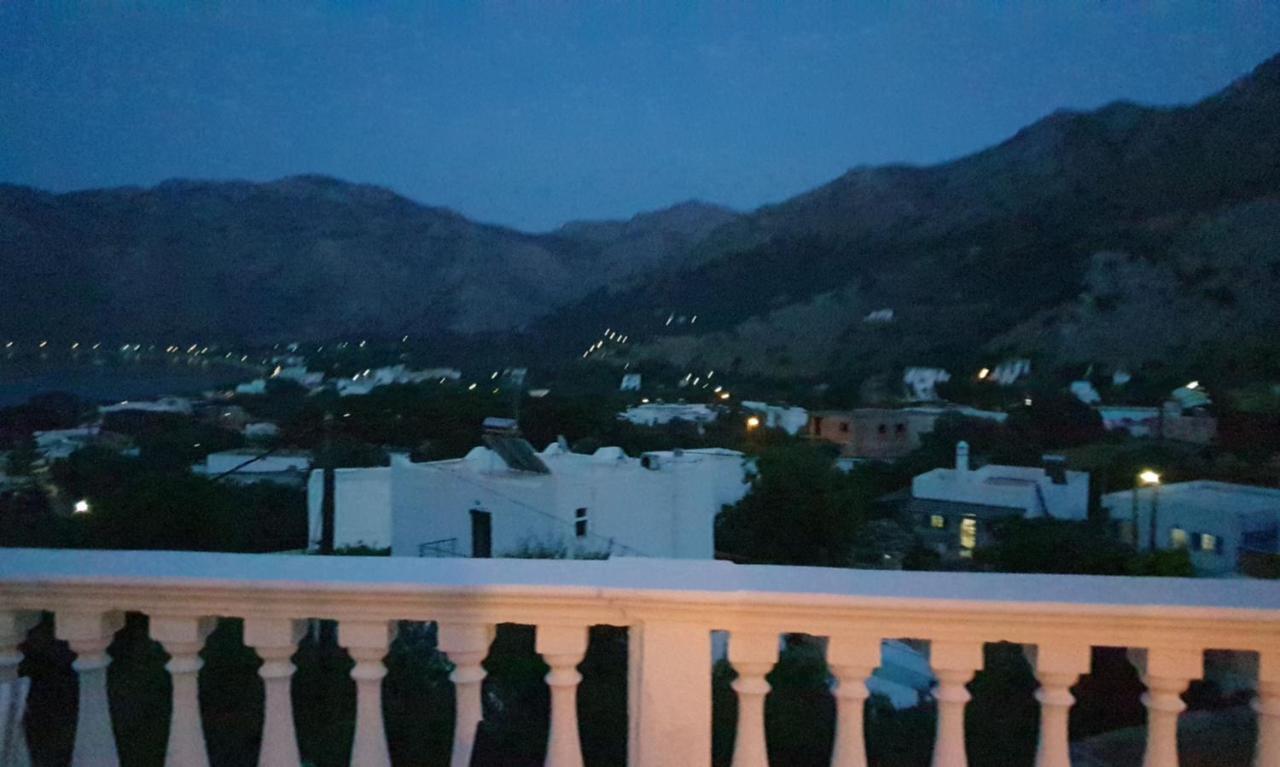 Nikos Studios Ливадия Экстерьер фото